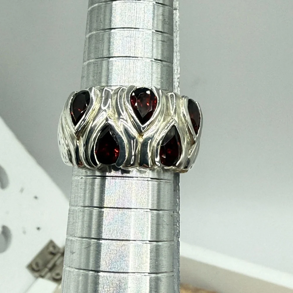 Vintage CNA Thailand Sterling Silver Garnet Band Ring Size 8
